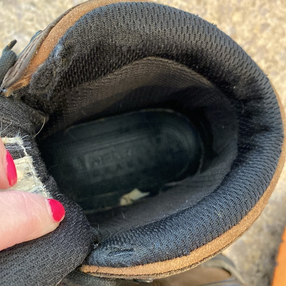 🔥Sale🔥 Merrell Hiking Boots With FLAWS Leather Men’s Maybe 10.5? Vibram Soles - Picture 15 of 17